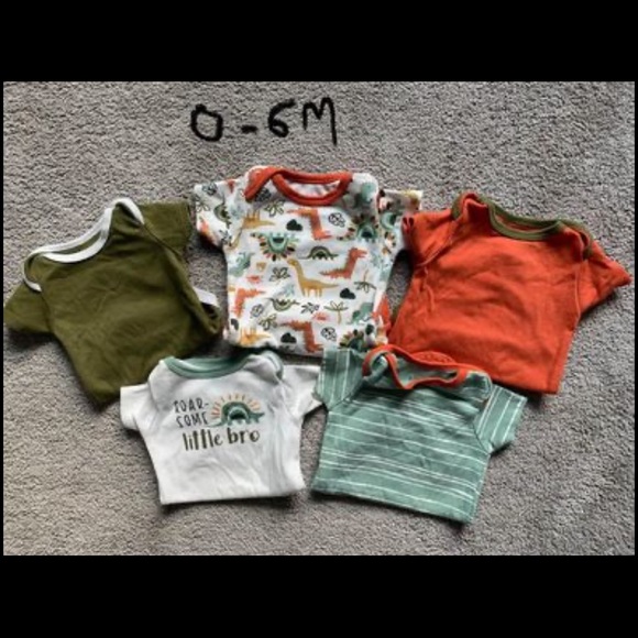 32 half sleeves onesie
All great condition and New - Picture 2 of 3